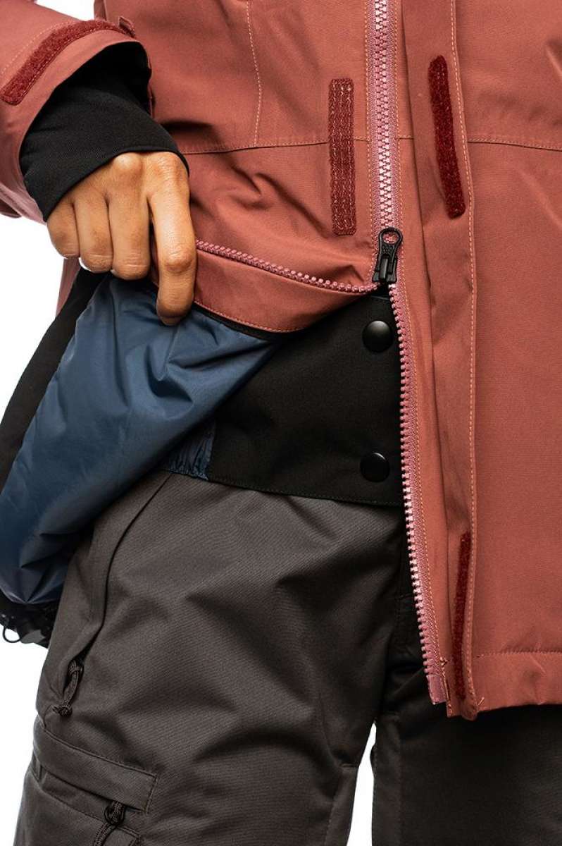 686 Ladies GLCR GORE-TEX Willow Insulated Jacket 2022 - Image 8