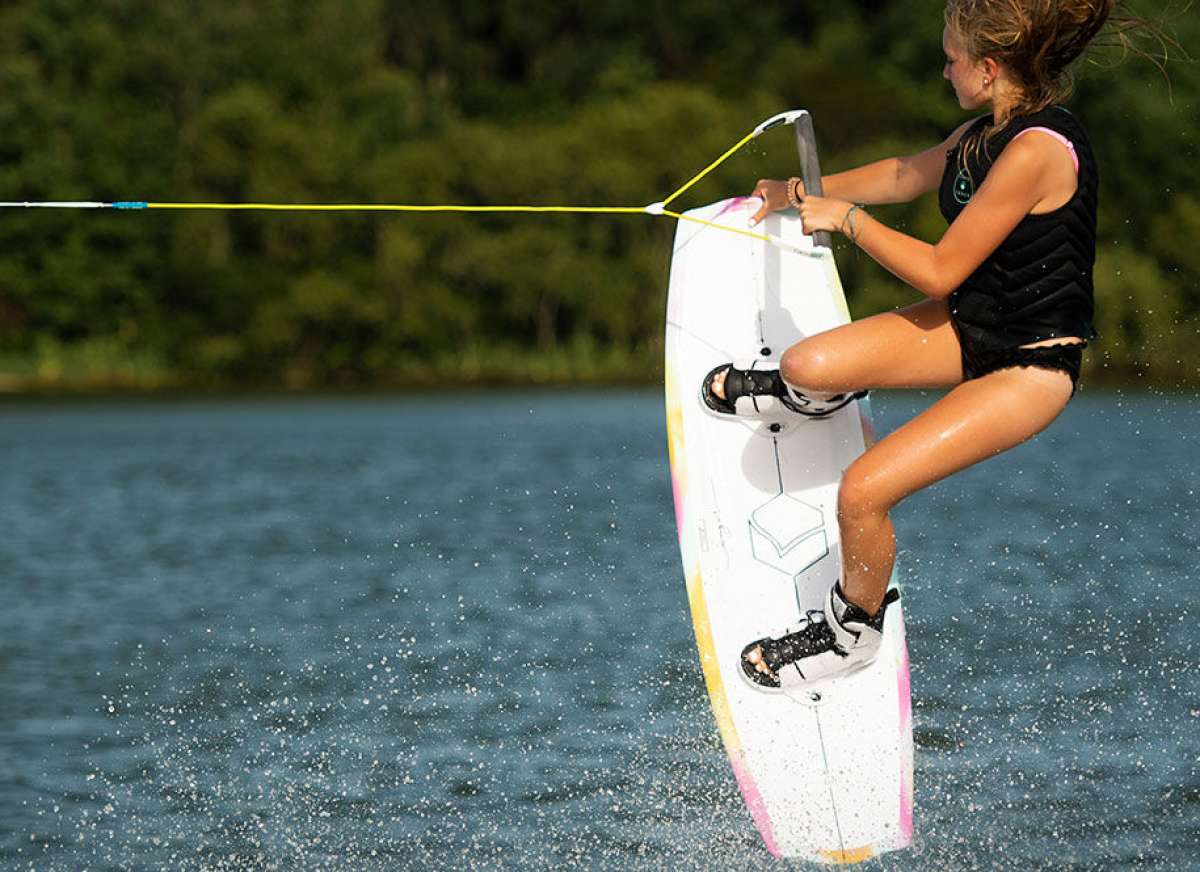 Liquid Force Ladies Angel Wakeboard 2022 - Image 6