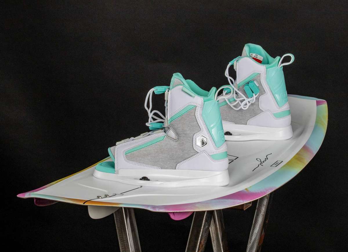 Liquid Force Ladies Angel Wakeboard 2022 - Image 8