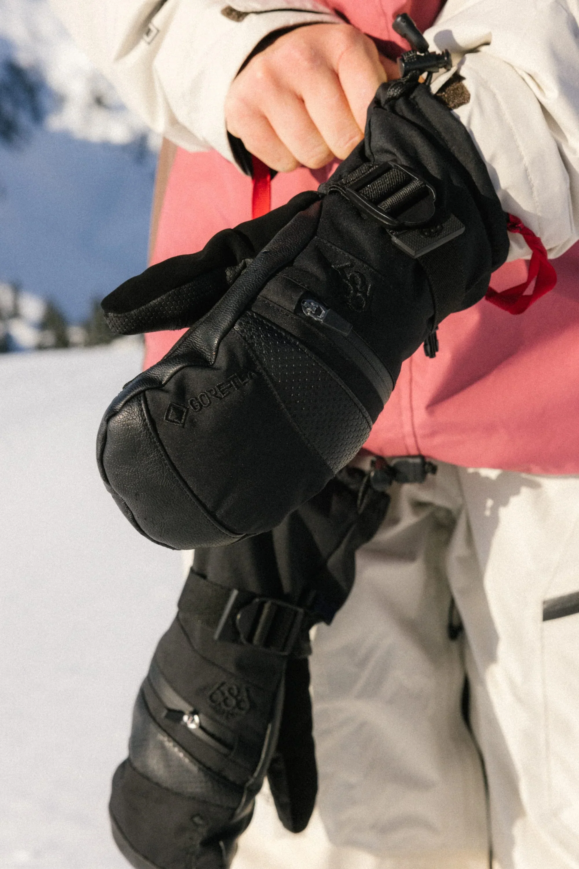686 Women's SMARTY Gauntlet GT Mitt 2026 - Image 3