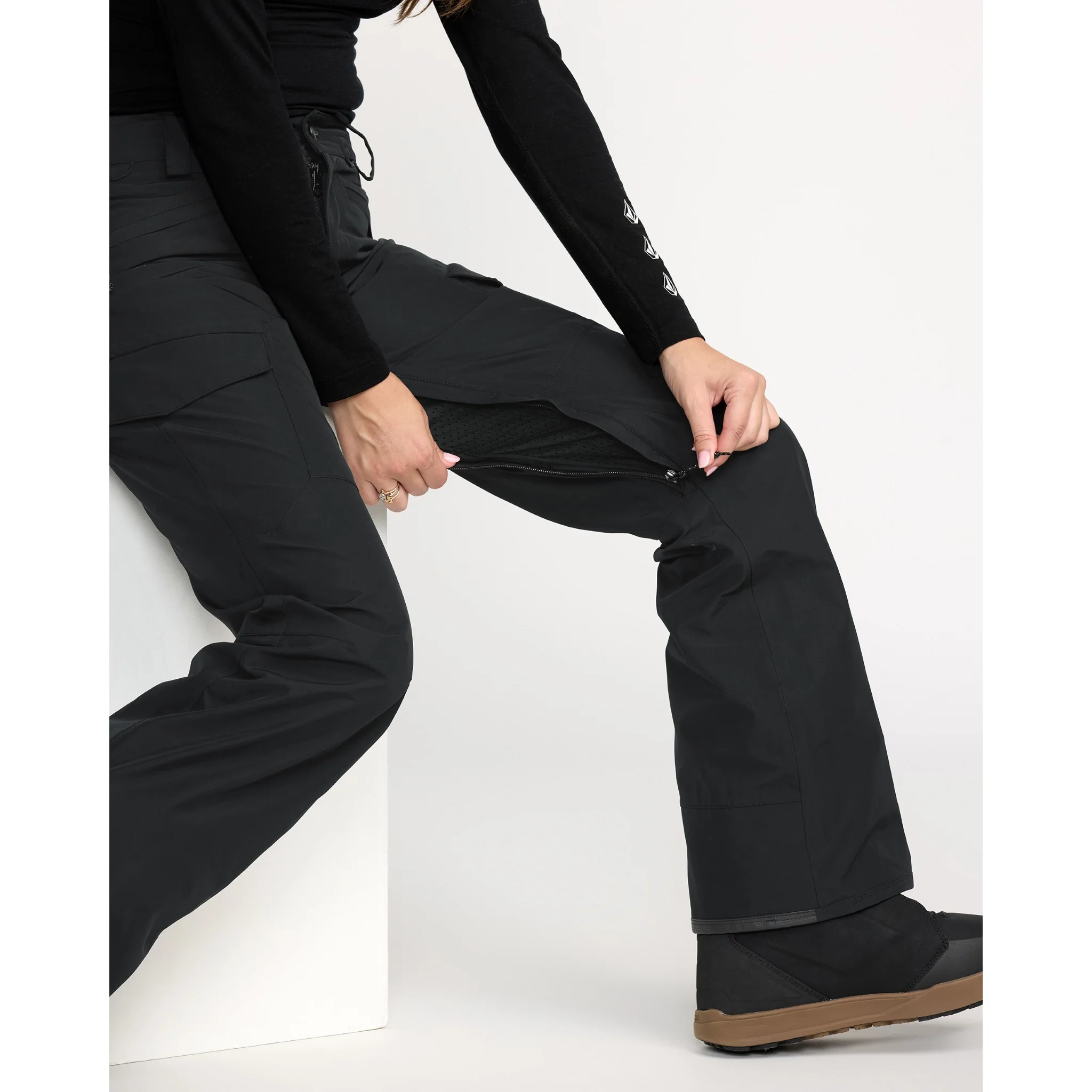 Volcom Women's Stonelark Gore-Tex Pants 2026 - Image 2